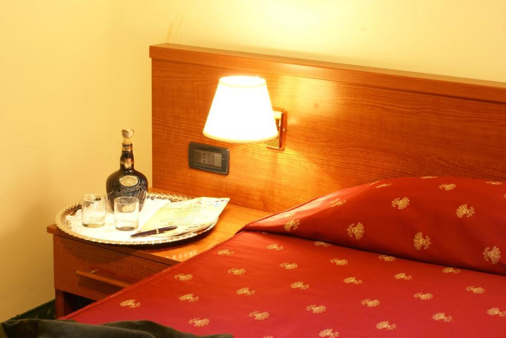 Hotel Versailles Ρώμη Δωμάτιο φωτογραφία