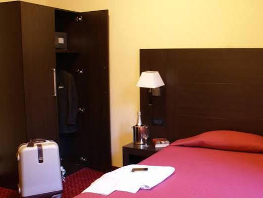 Hotel Versailles Ρώμη Εξωτερικό φωτογραφία